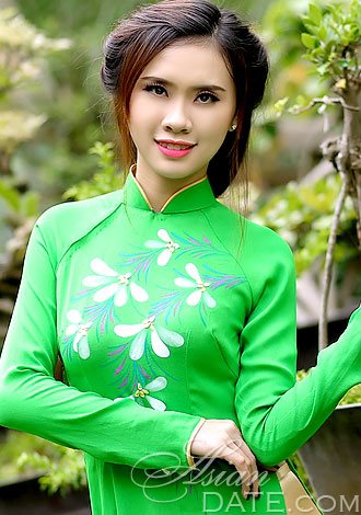 Thi Cam Giang, 24